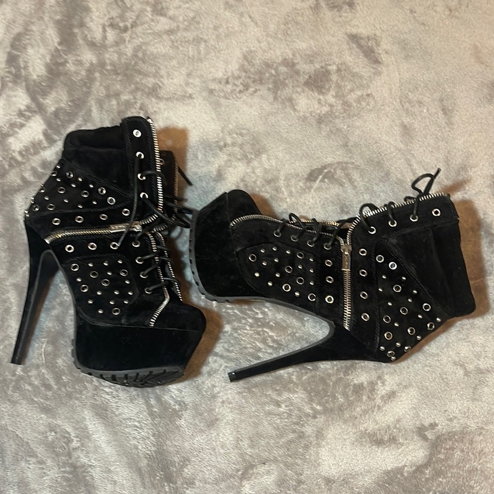 Alba stilleto heeled Lace up Boots size 9